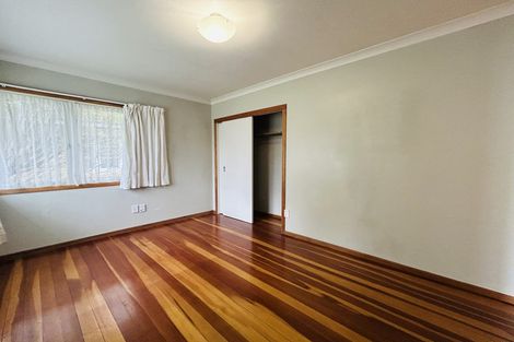 Photo of property in 43 Neil Avenue, Te Atatu Peninsula, Auckland, 0610