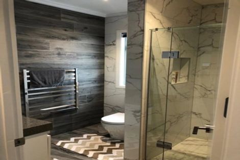 Photo of property in 5 Michael Richard Place, East Tamaki Heights, Auckland, 2016