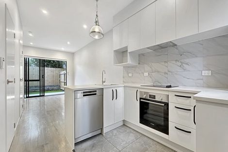 Photo of property in 6/241 Don Buck Road, Massey, Auckland, 0614