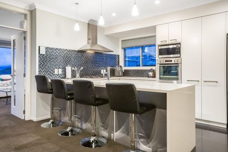 Photo of property in 10 Wangapeka Way, Aotea, Porirua, 5024