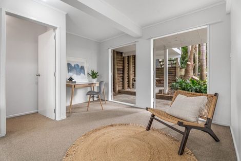 Photo of property in 42 Lauderdale Road, Birkdale, Auckland, 0626
