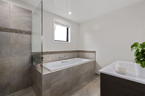 Photo of property in 140 Gills Road, Albany Heights, Auckland, 0632