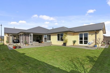 Photo of property in 1 Glen Kerran Close, Broomfield, Christchurch, 8042