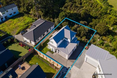 Photo of property in 69 Glenvar Ridge Road, Long Bay, Auckland, 0630