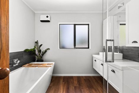 Photo of property in 40 Longview Road, Poraiti, Napier, 4182