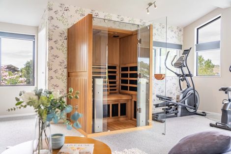 Photo of property in 178 Paremata Road, Paremata, Porirua, 5024