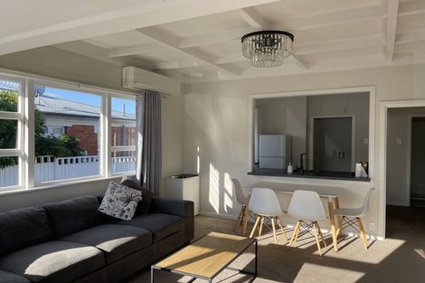 Photo of property in 60 Lake Road, Narrow Neck, Auckland, 0624