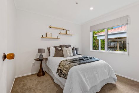 Photo of property in 32 Neil Avenue, Te Atatu Peninsula, Auckland, 0610