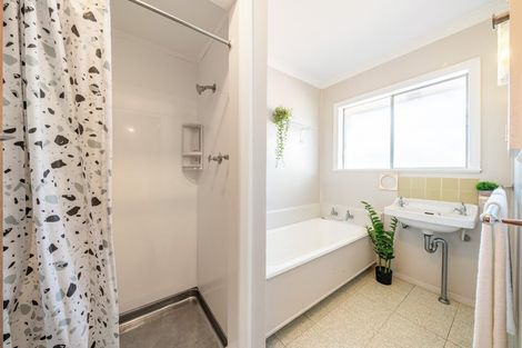 Photo of property in 1/58 Oregon Drive, Maoribank, Upper Hutt, 5018