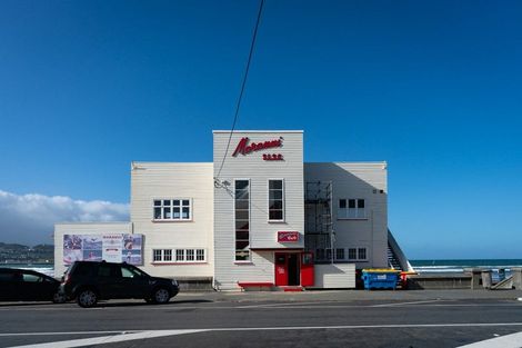 Photo of property in 42c Apu Crescent, Lyall Bay, Wellington, 6022