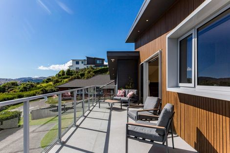 Photo of property in 22 Ships Cove, Whitby, Porirua, 5024