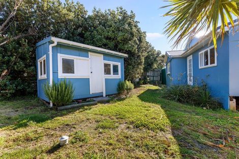Photo of property in 6 Estuary Street, Makara Beach, Karori, 6972