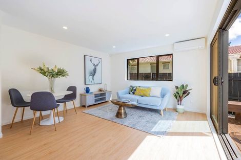 Photo of property in 37a Allington Road, Massey, Auckland, 0614