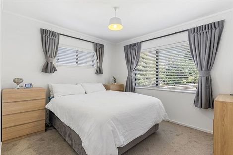 Photo of property in 20a Atlantis Place, Totara Vale, Auckland, 0629