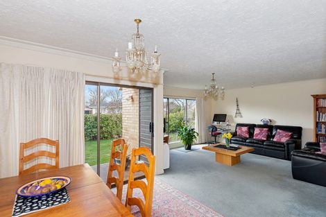 Photo of property in 6 Ostend Place, Avonhead, Christchurch, 8042
