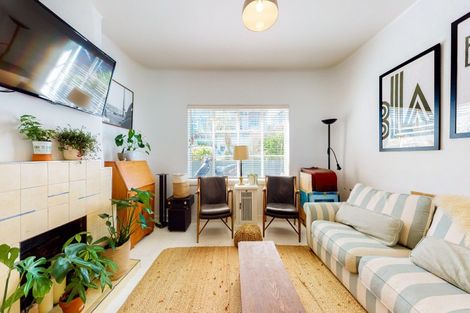 Photo of property in Hamilton Flats, 9u7 Hawker Street, Mount Victoria, Wellington, 6011