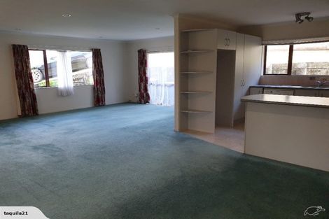 Photo of property in 8 Shah Place, Glen Eden, Auckland, 0602