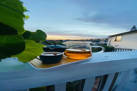 Photo of property in 1 Bangla Place, Massey, Auckland, 0614