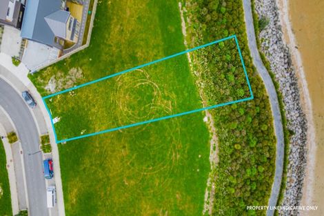 Photo of property in 12 Picnic Point Road, Hobsonville, 0616