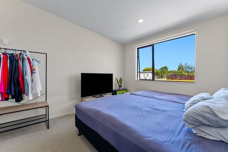 Photo of property in 4/3 Hulme Place, Henderson, Auckland, 0612