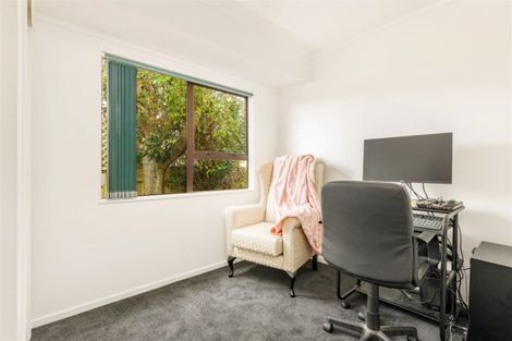 Photo of property in 25 Clearview Heights, Ranui, Auckland, 0612