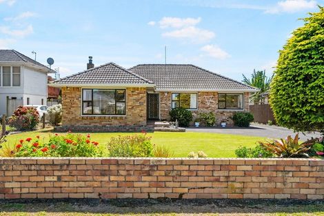 Photo of property in 11 Moor Avenue, Te Atatu Peninsula, Auckland, 0610