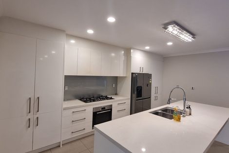 Photo of property in 4 Bruckless Drive, Flat Bush, Auckland, 2019