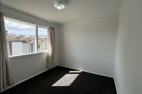 Photo of property in 77 Collins Road, Melville, Hamilton, 3206