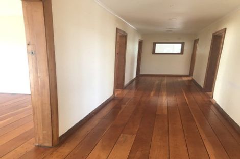 Photo of property in 37 Ara Paiwhenua, Tawa, Wellington, 5028