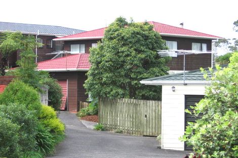 Photo of property in 7 Juneau Place, Glendene, Auckland, 0602