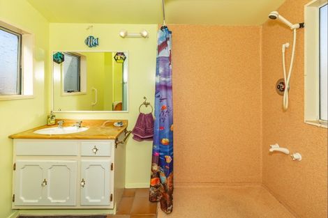 Photo of property in 5 Takitimu Street, Waitarere Beach, Levin, 5510