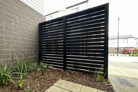 Photo of property in 7/1 Fruitvale Road, New Lynn, Auckland, 0600