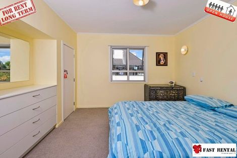 Photo of property in 17 Celeste Place, Totara Vale, Auckland, 0627