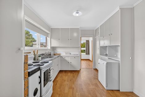 Photo of property in 2 Fairview Street, Tirau, 3410