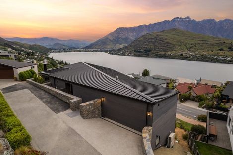 Photo of property in 1a Olivers Place, Queenstown, 9300