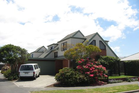 Photo of property in 4 Parkwood Place, Parklands, Christchurch, 8083