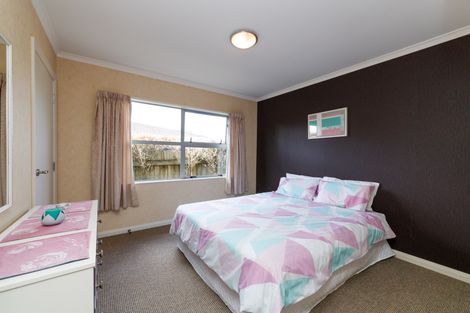 Photo of property in 19 Karina Terrace, Roslyn, Palmerston North, 4414