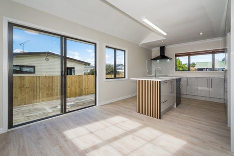 Photo of property in 108a Nile Road, Milford, Auckland, 0620