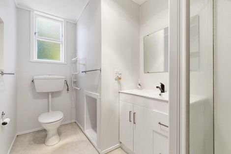 Photo of property in 15 Romney Square, Tawa, Wellington, 5028