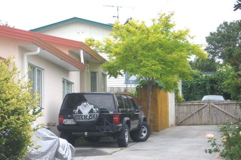 Photo of property in 17a Windy Ridge Road, Glenfield, Auckland, 0629
