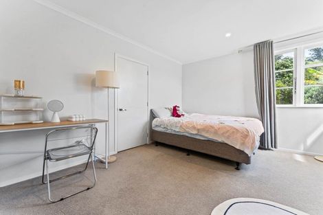 Photo of property in 37 Queen Mary Avenue, New Lynn, Auckland, 0600