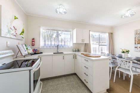 Photo of property in 2/6 Hemsway Place, Sunnyhills, Auckland, 2010