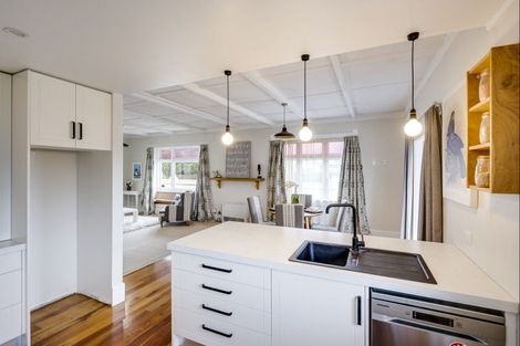 Photo of property in 1213 Caroline Road, Mayfair, Hastings, 4122