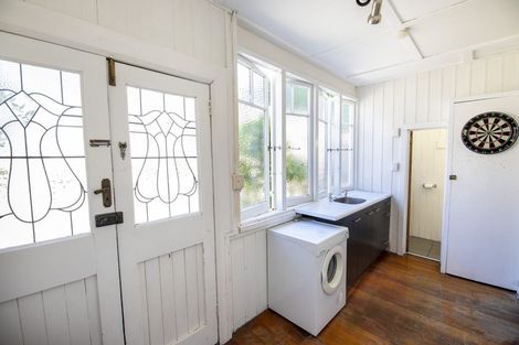 Photo of property in 55 Shakespeare Road, Bluff Hill, Napier, 4110