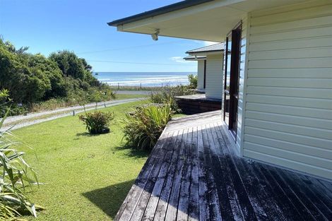 Photo of property in 4 Golden Sands Road, Barrytown, Runanga, 7873