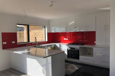 Photo of property in 11 Shibata Rise, Ranui, Auckland, 0612