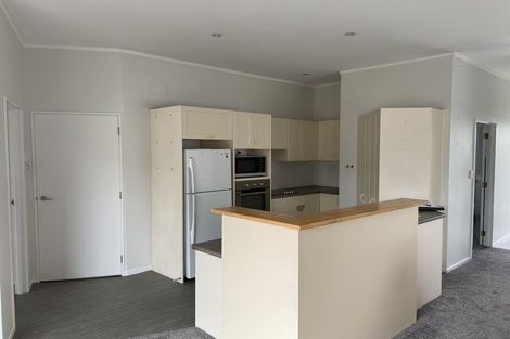 Photo of property in 9-13/11 Fields Parade, Oteha, Auckland, 0632
