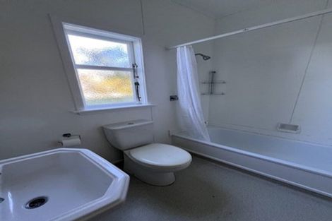 Photo of property in 168 The Ridgeway, Mornington, Wellington, 6021