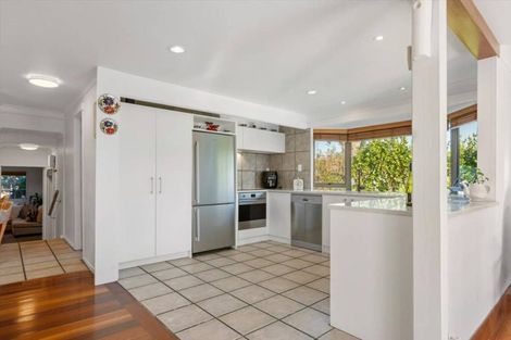 Photo of property in 988 Papamoa Beach Road, Papamoa Beach, Papamoa, 3118