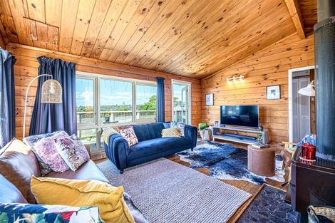 Photo of property in 114 Woodglen Road, Glen Eden, Auckland, 0602
